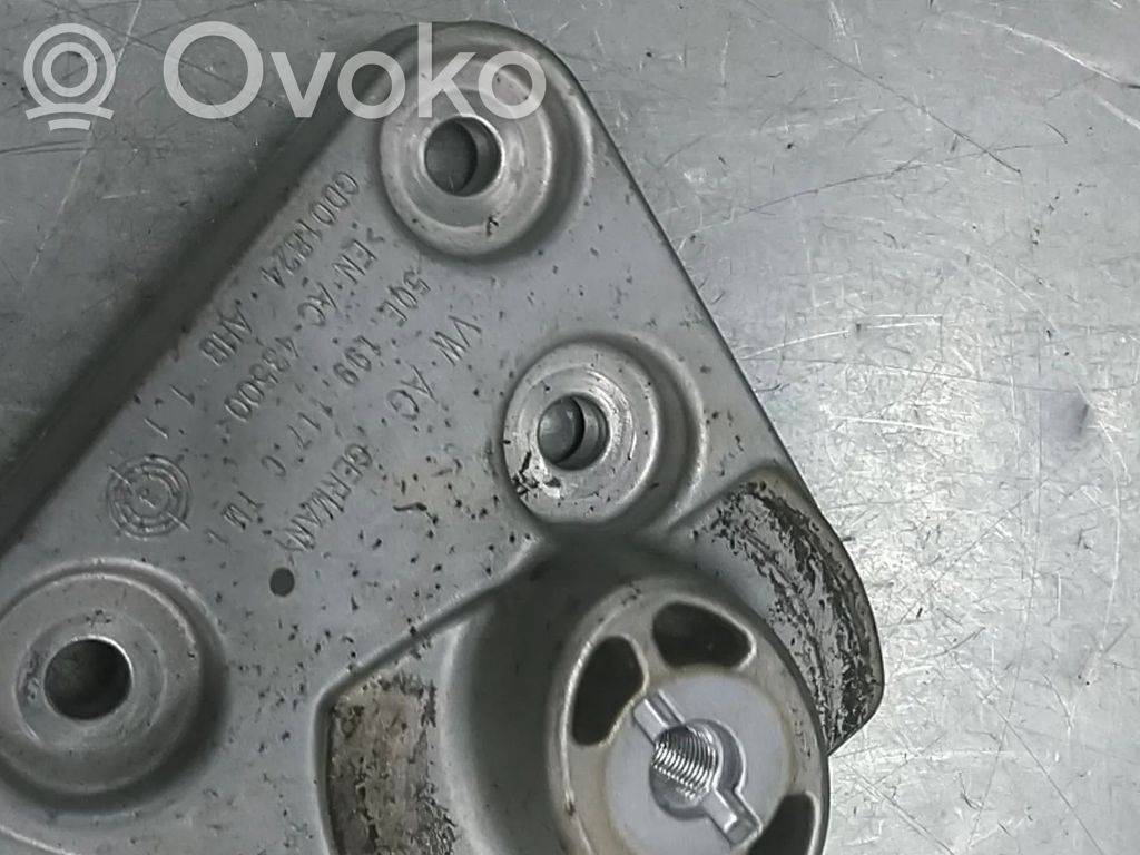 Volkswagen Golf VII Vaihdelaatikon kiinnitys 
