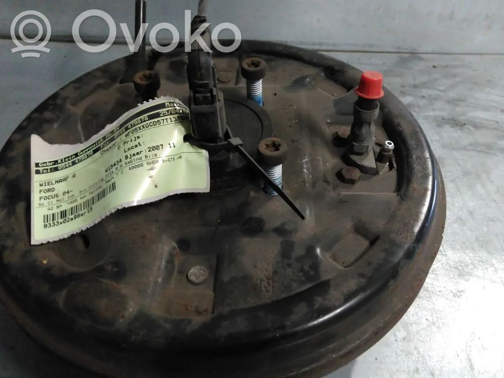 Rear wheel hub