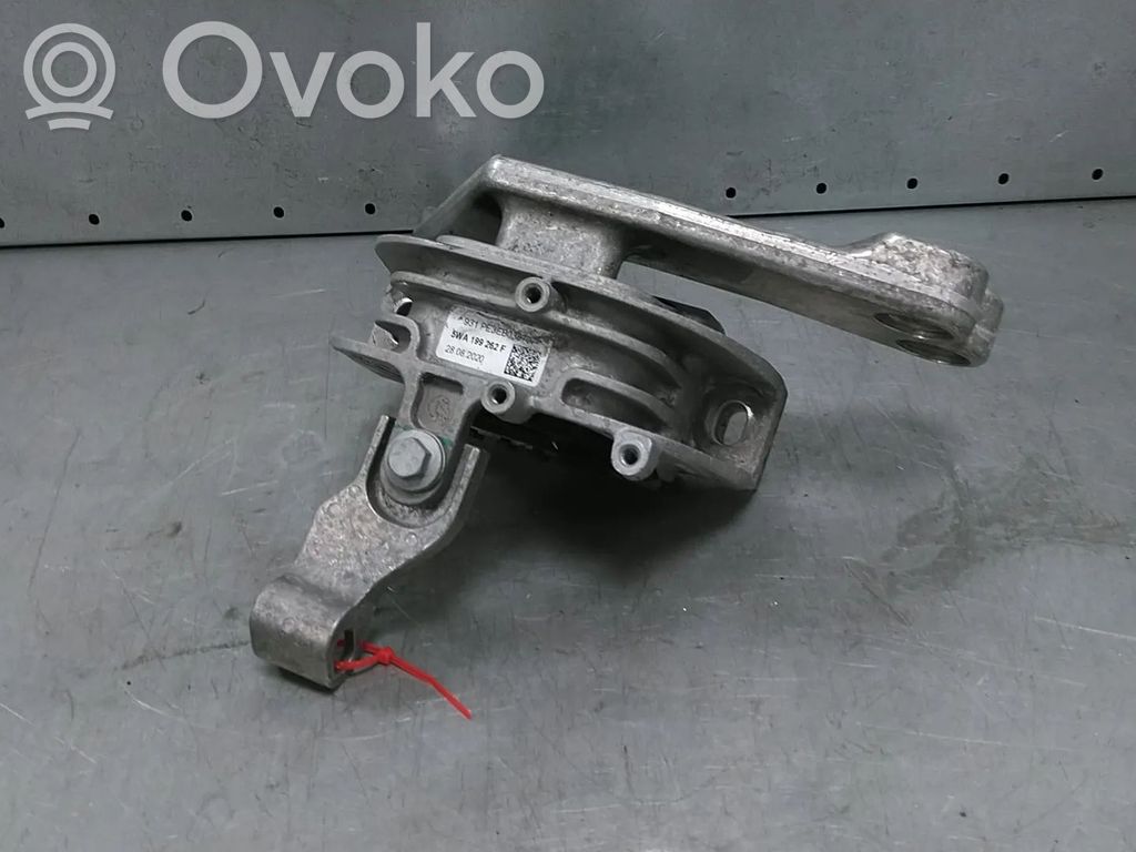 Volkswagen PASSAT B8 Engine mount bracket 
