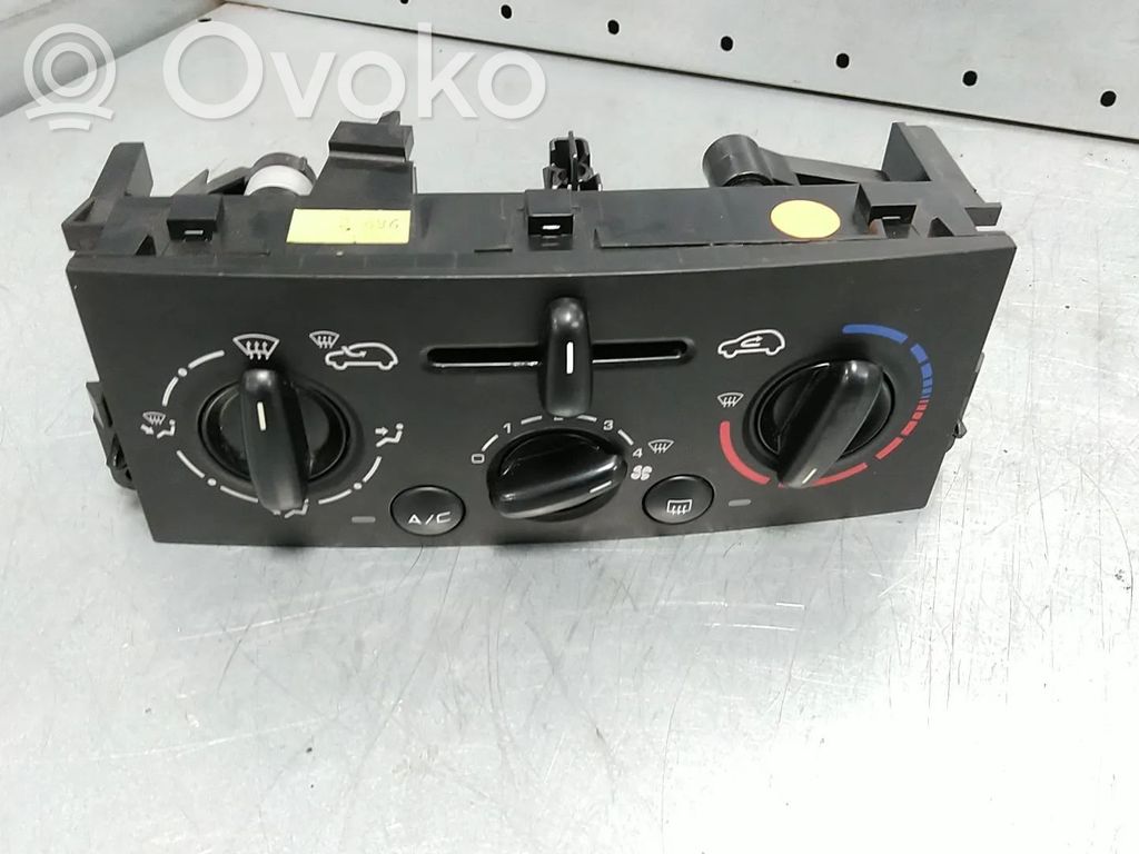 Peugeot 207 Climate control unit 
