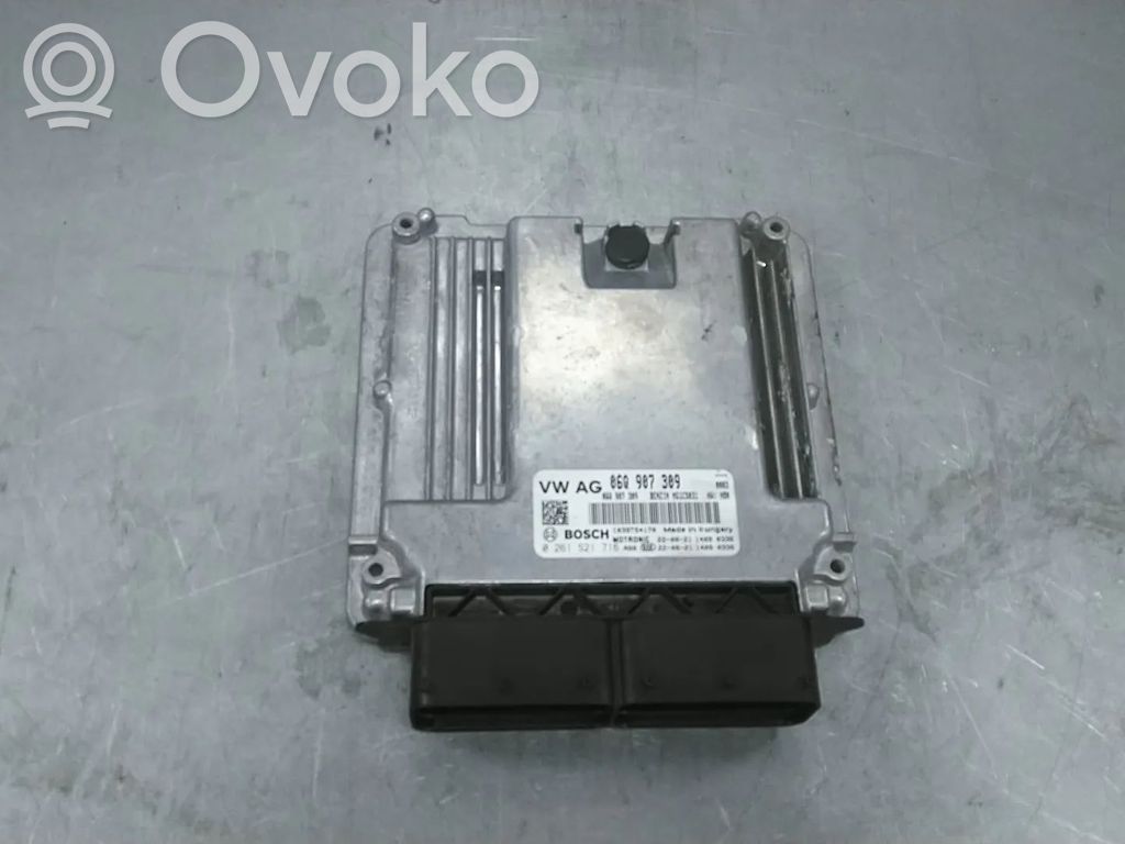 Volkswagen Golf VIII Engine control unit/module 