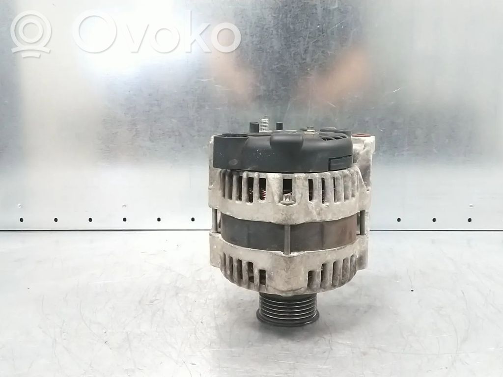 Opel Astra J Alternator 