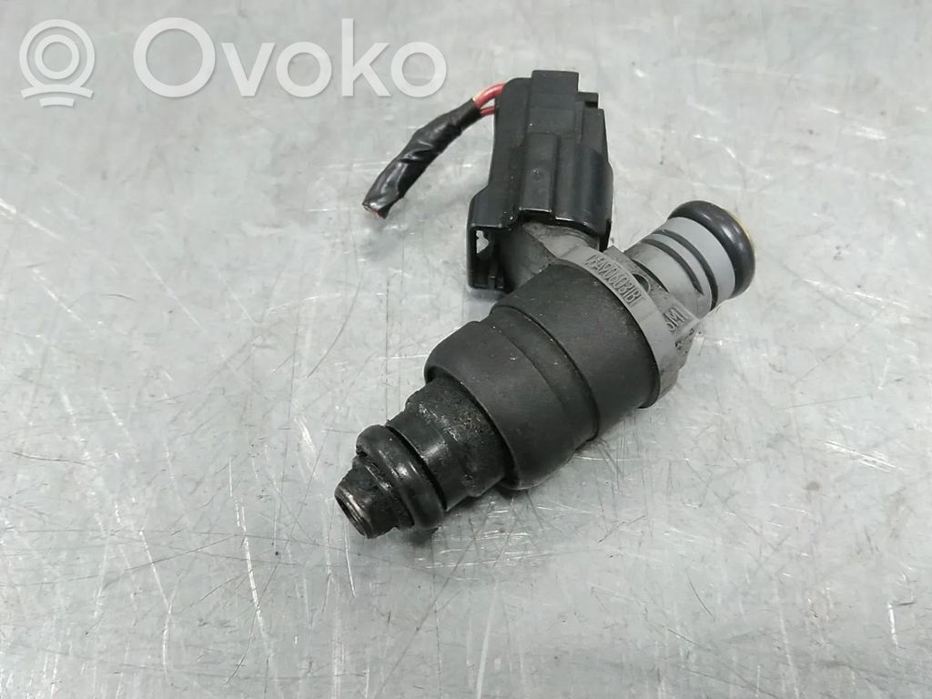 Audi A3 S3 8P Fuel injector 