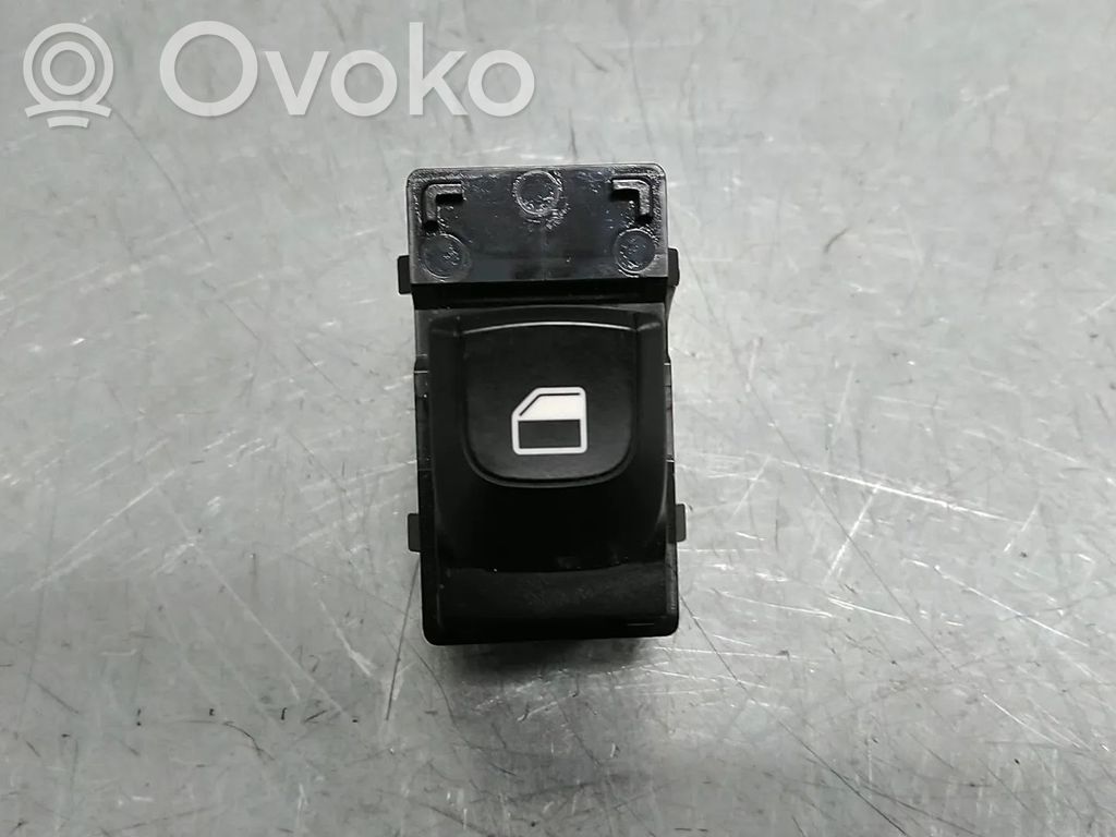 Electric window control switch   93580G6000