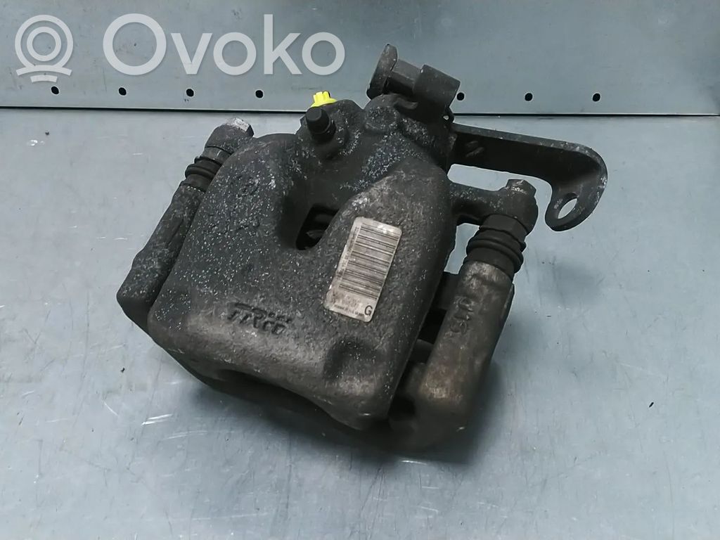 Opel Vivaro Задний суппорт 