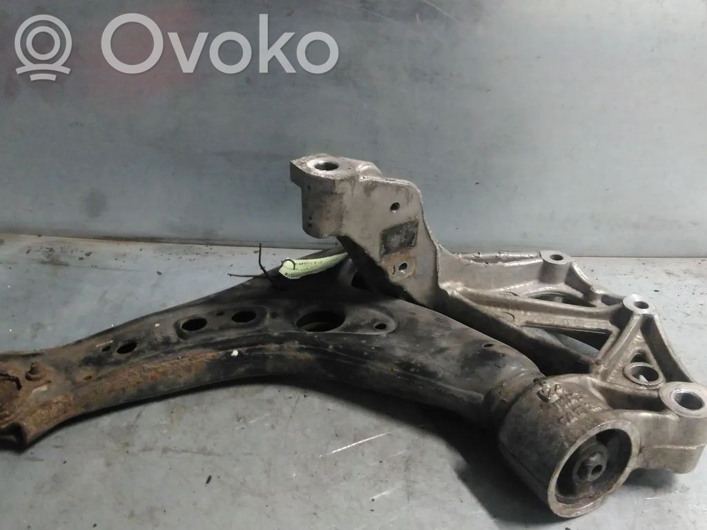 Volkswagen Fox Wahacz przedni 