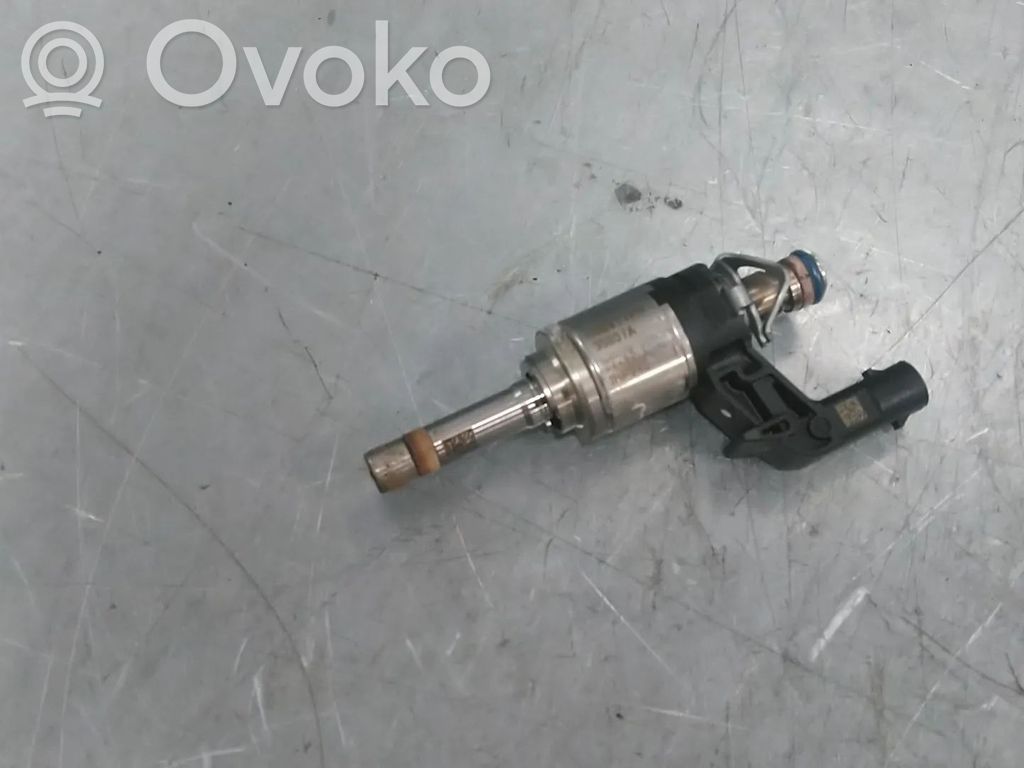 Volkswagen PASSAT B8 Fuel injector 