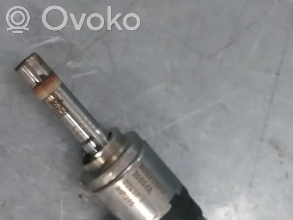 Volkswagen PASSAT B8 Fuel injector 