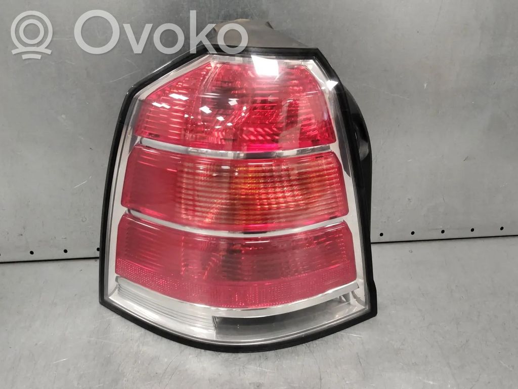 Opel Zafira B Lampa tylna 