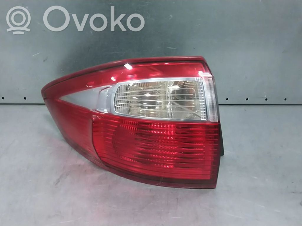 Ford C-MAX II Rear/tail lights 