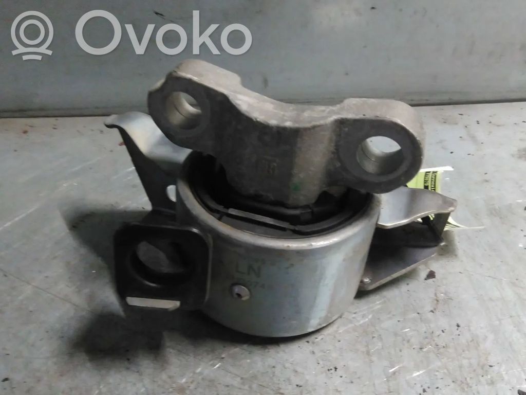 Engine mount bracket   13130748,Z16LEL