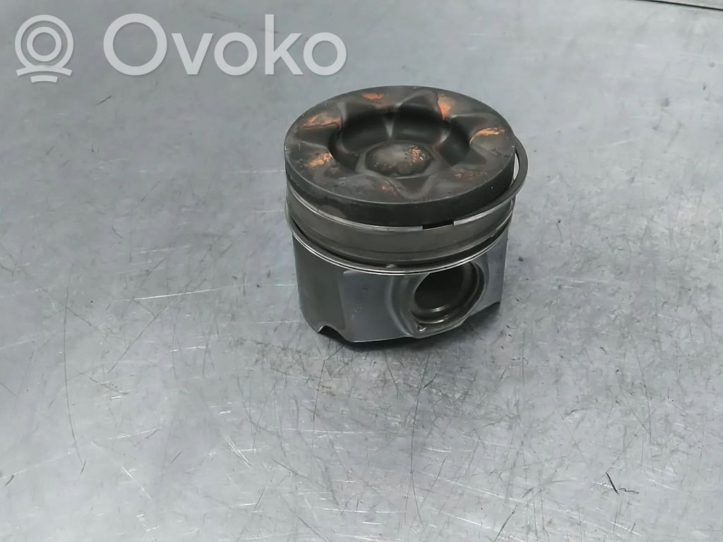 Opel Vivaro Piston 