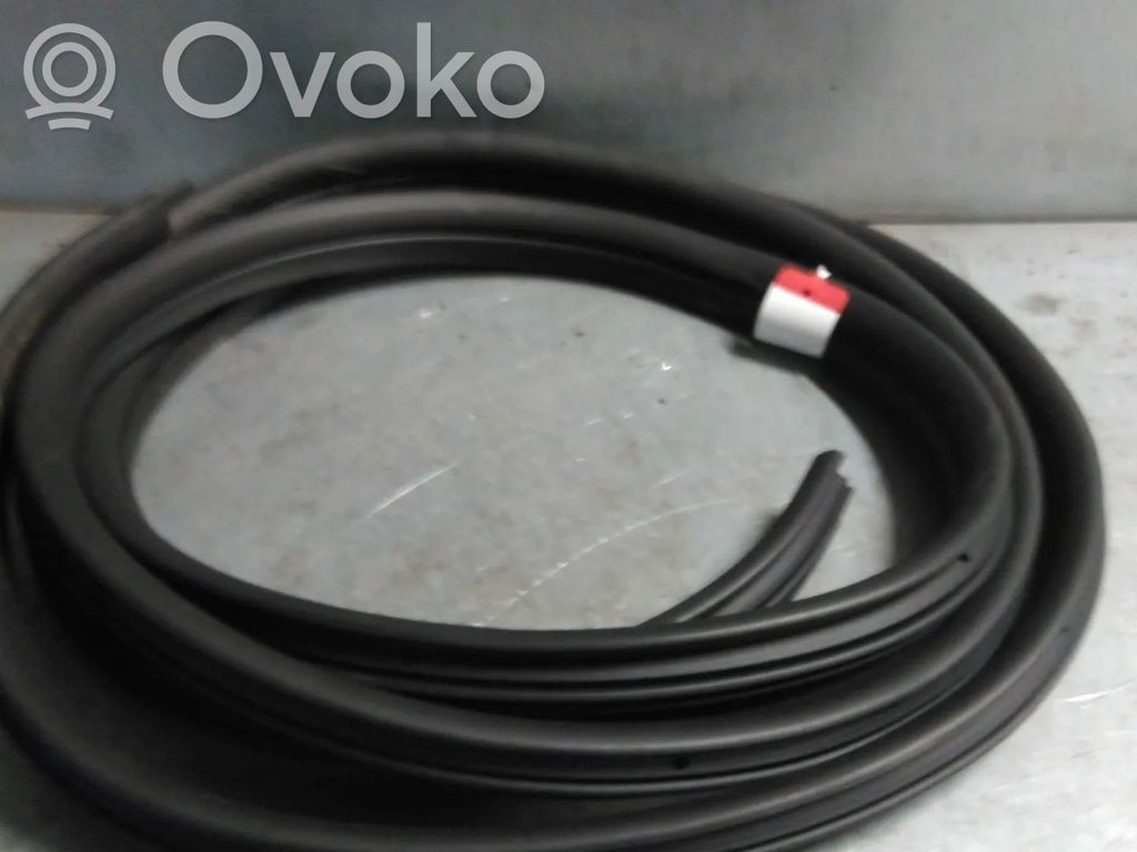 Opel Vivaro Gumowa uszczelka drzwi 