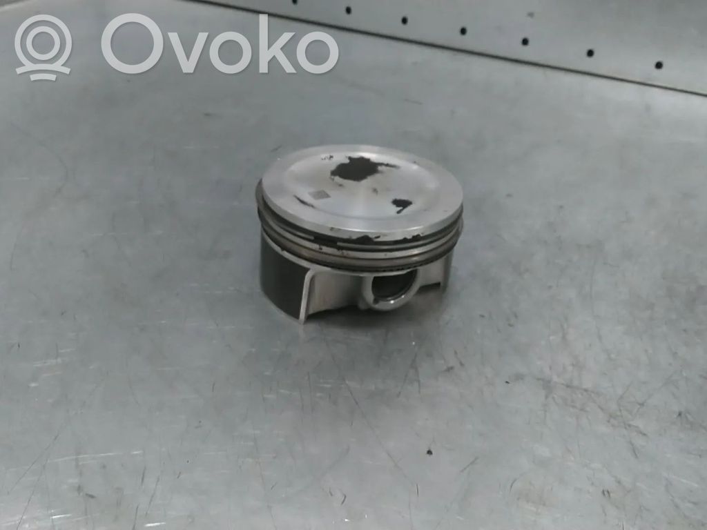 Tłok   A1390301700,139980