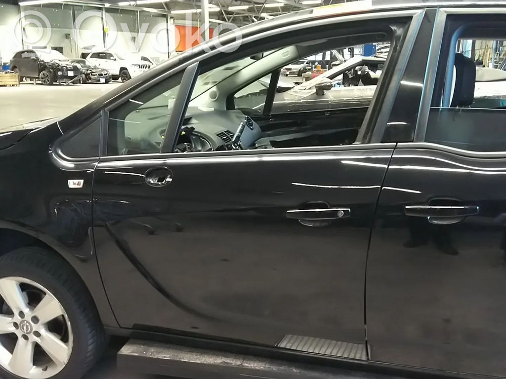 Opel Meriva B Puerta delantera 