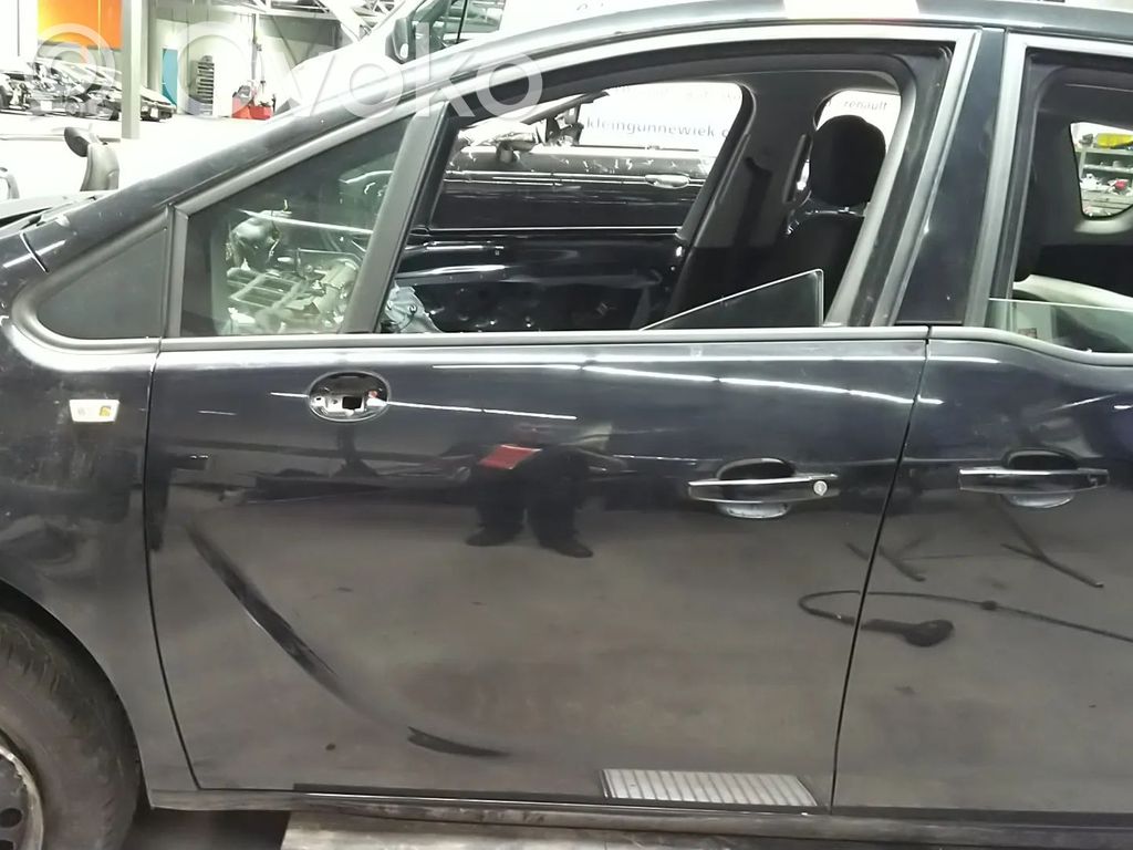 Opel Meriva B Puerta delantera 