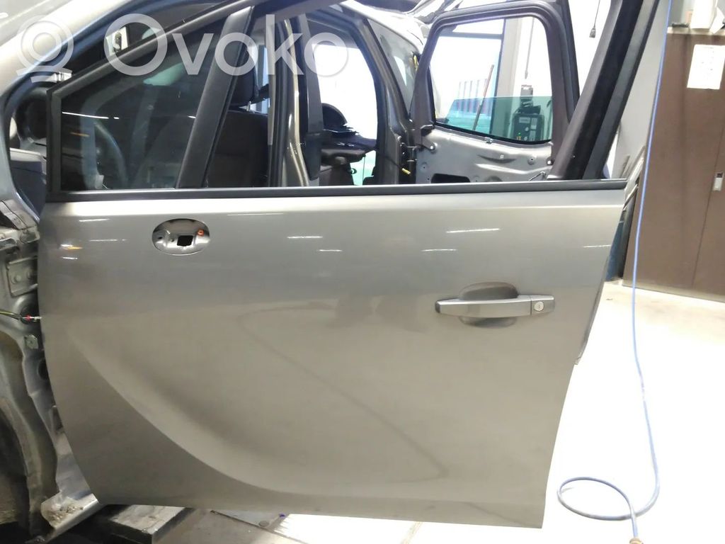 Opel Meriva B Puerta delantera 