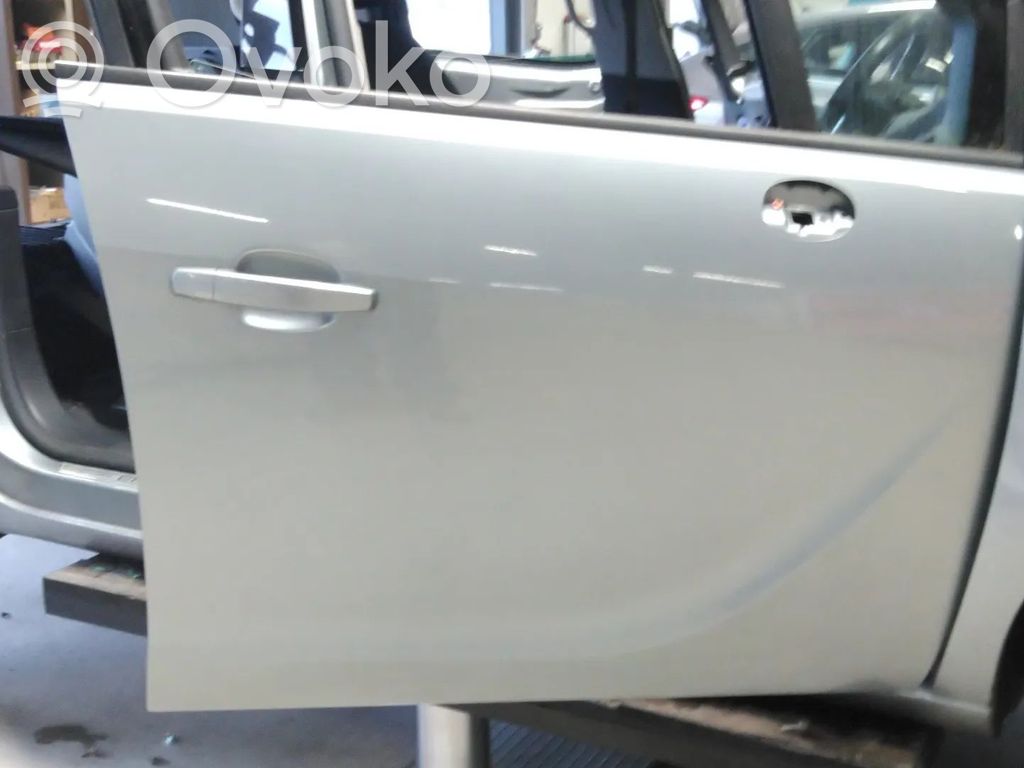 Opel Meriva B Drzwi przednie 
