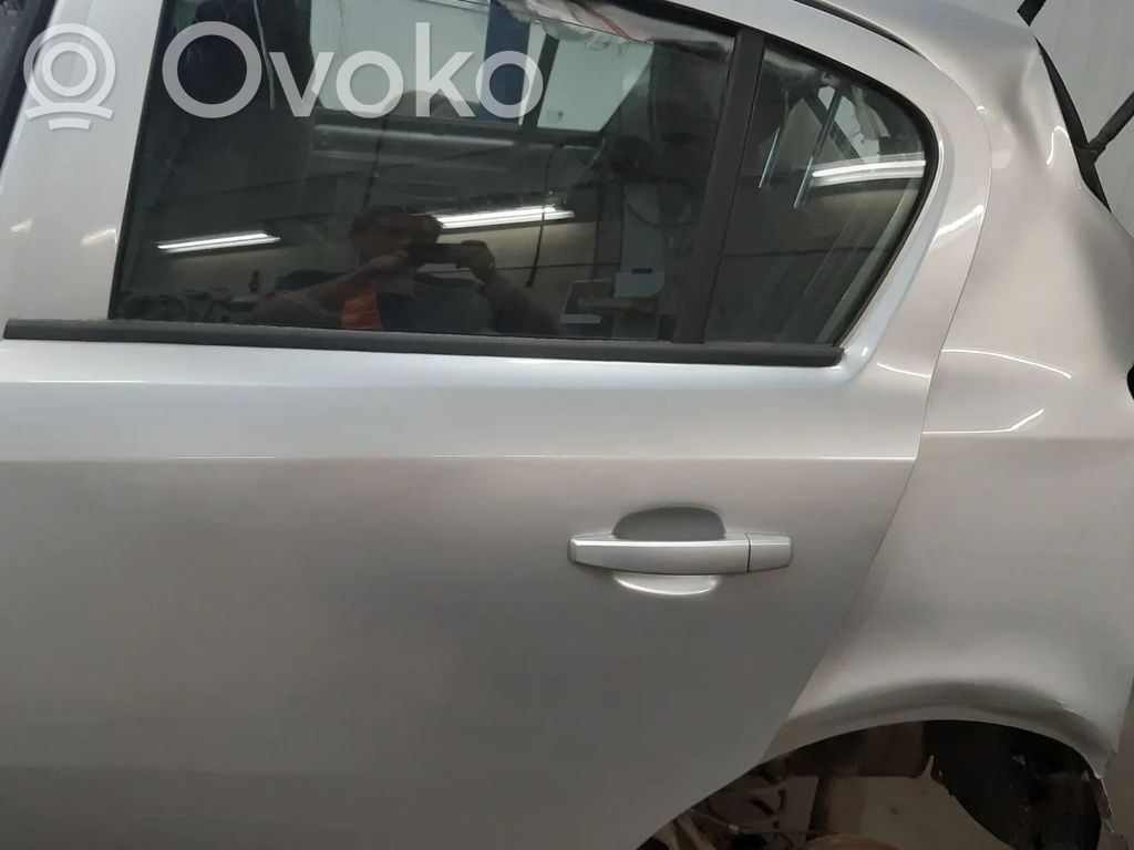 Opel Corsa D Galinės durys 