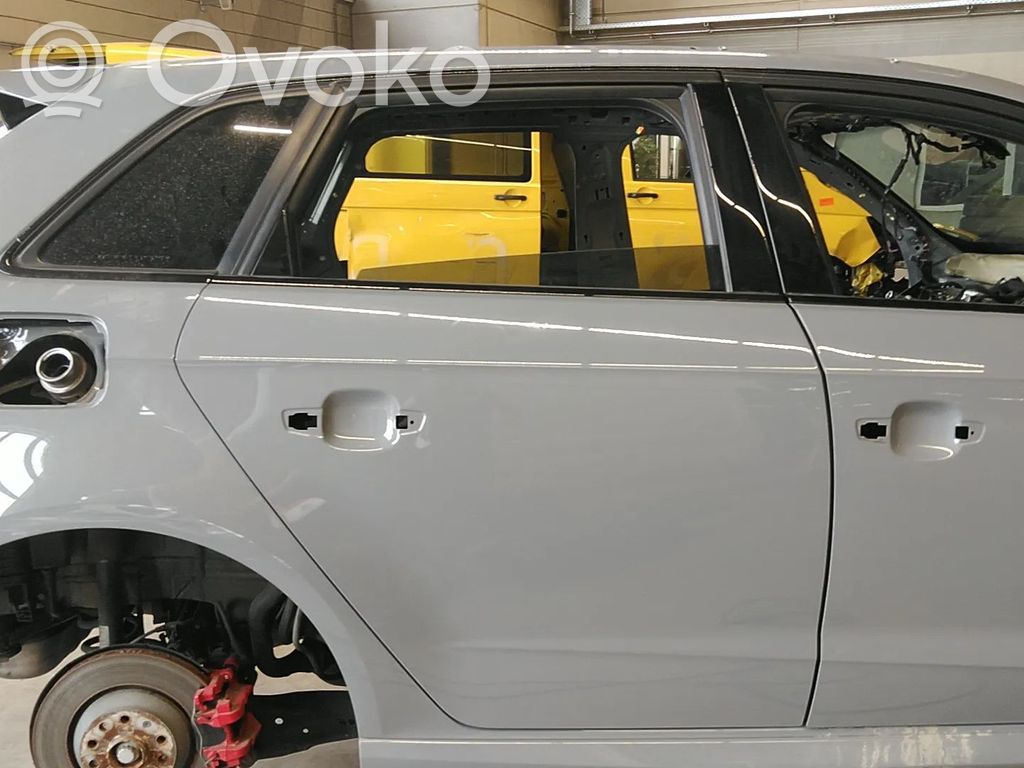 Puerta trasera   8V4833052E,8V4833052B