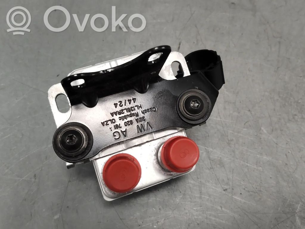 Volkswagen Golf VIII Radiatore dell’olio del motore 