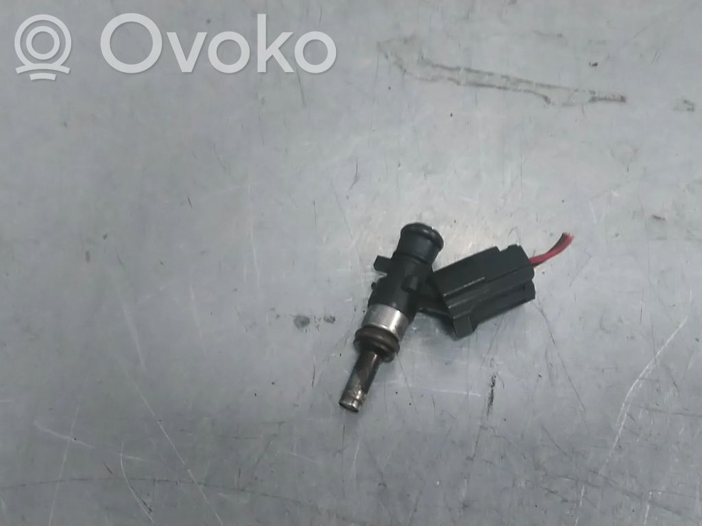 Volkswagen Golf VII Fuel injector 