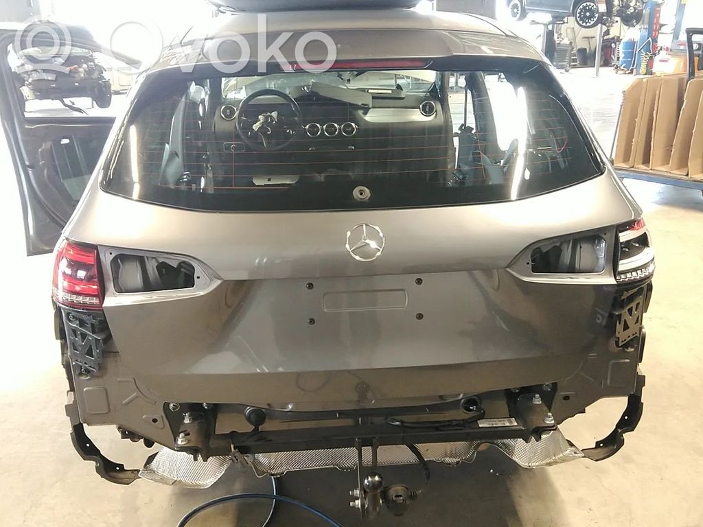 Mercedes-Benz B W247 Tylna klapa bagażnika 