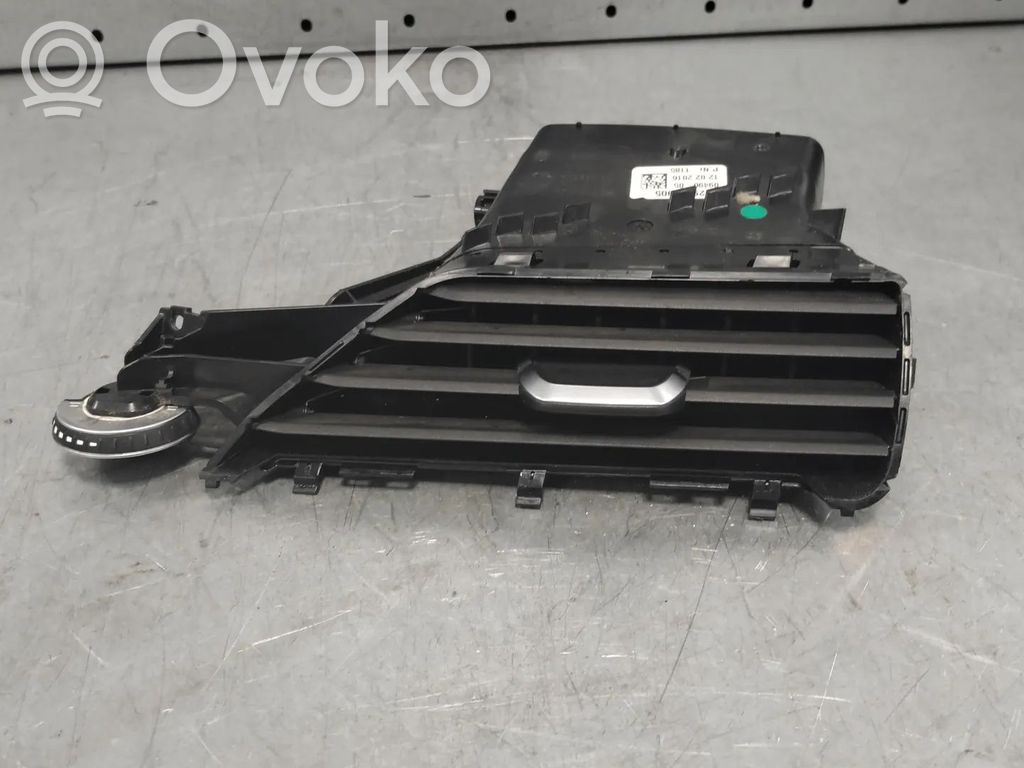 BMW 7 G11 G12 Boczna kratka nawiewu deski rozdzielczej 