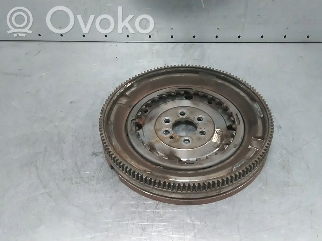 Skoda Fabia Mk3 (NJ) Volante motor 