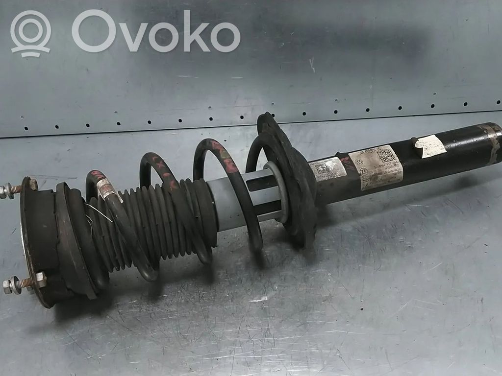 Volkswagen Golf VIII Amortyzator przedni 