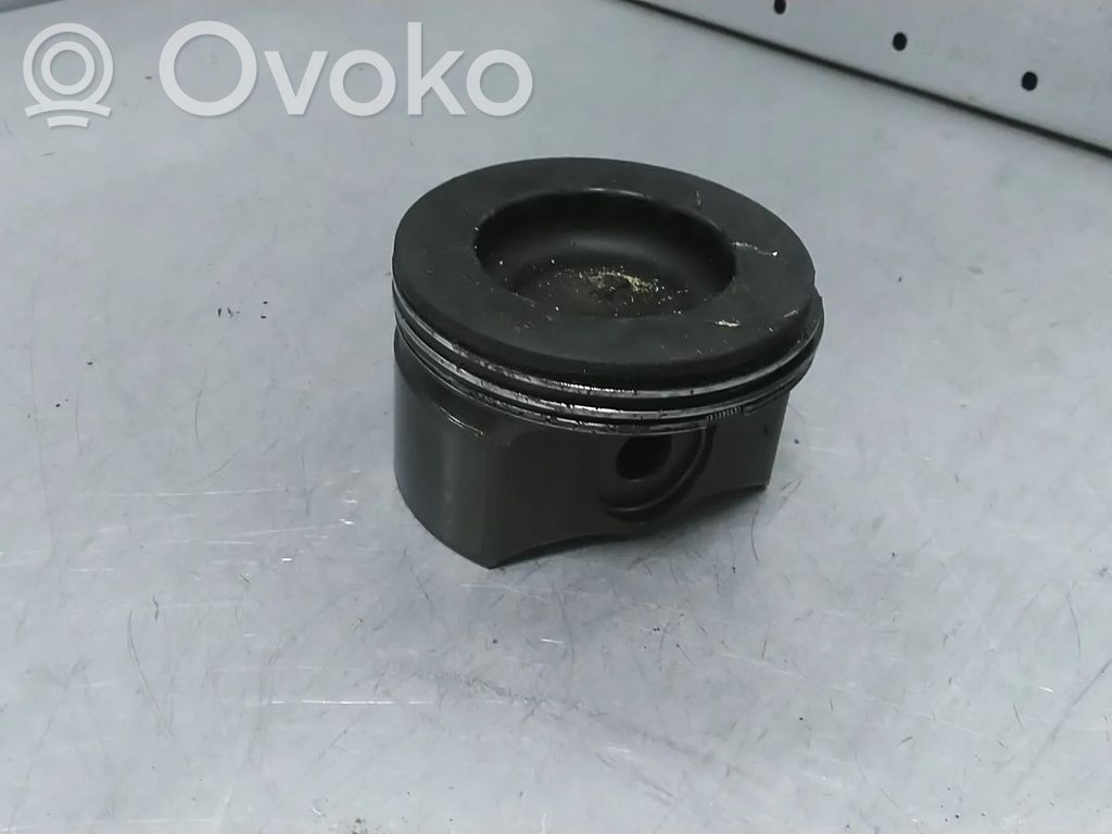 Volkswagen Golf VIII Piston 