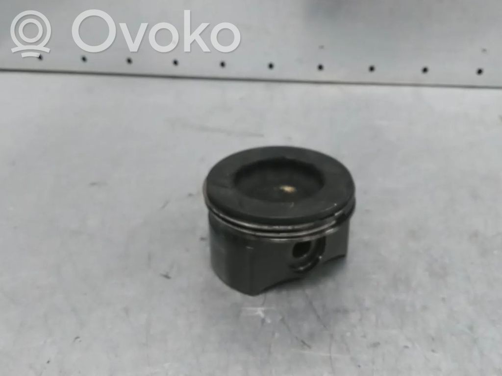 Volkswagen Golf VIII Piston 
