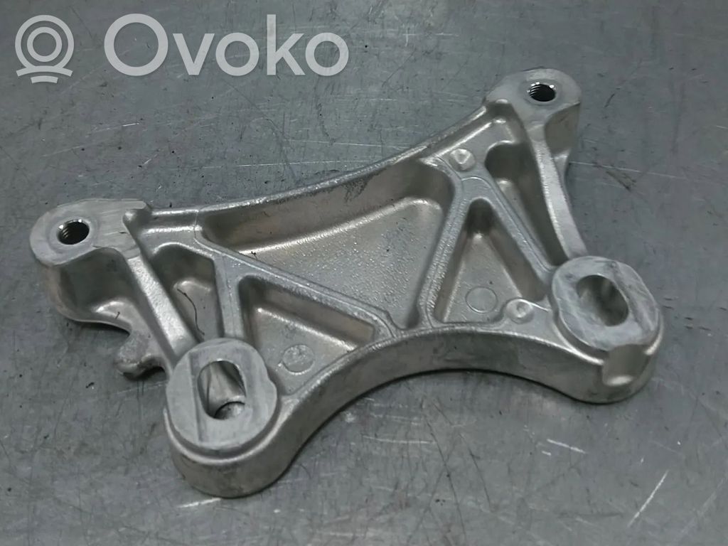 Opel Vivaro Engine mount bracket 