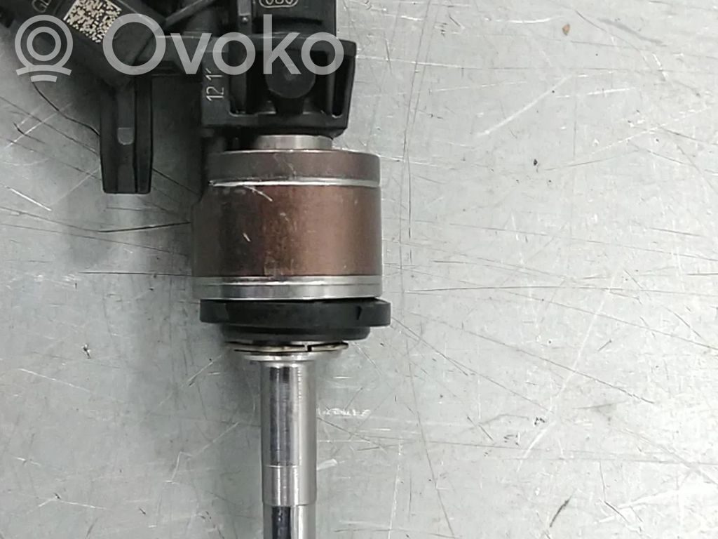 Volkswagen Golf VIII Fuel injector 