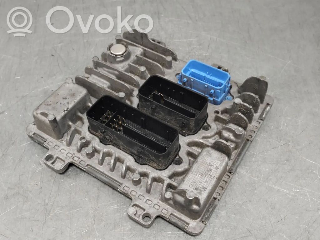 Opel Corsa E Dzinēja vadības bloks 