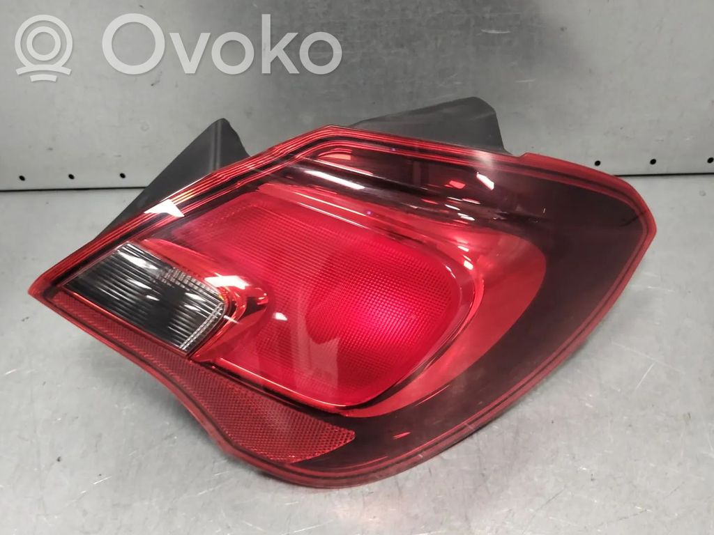 Opel Corsa E Задний фонарь в кузове 