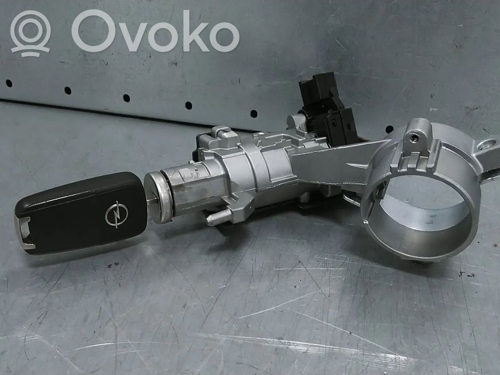 Opel Corsa E Butuc cheie contact 