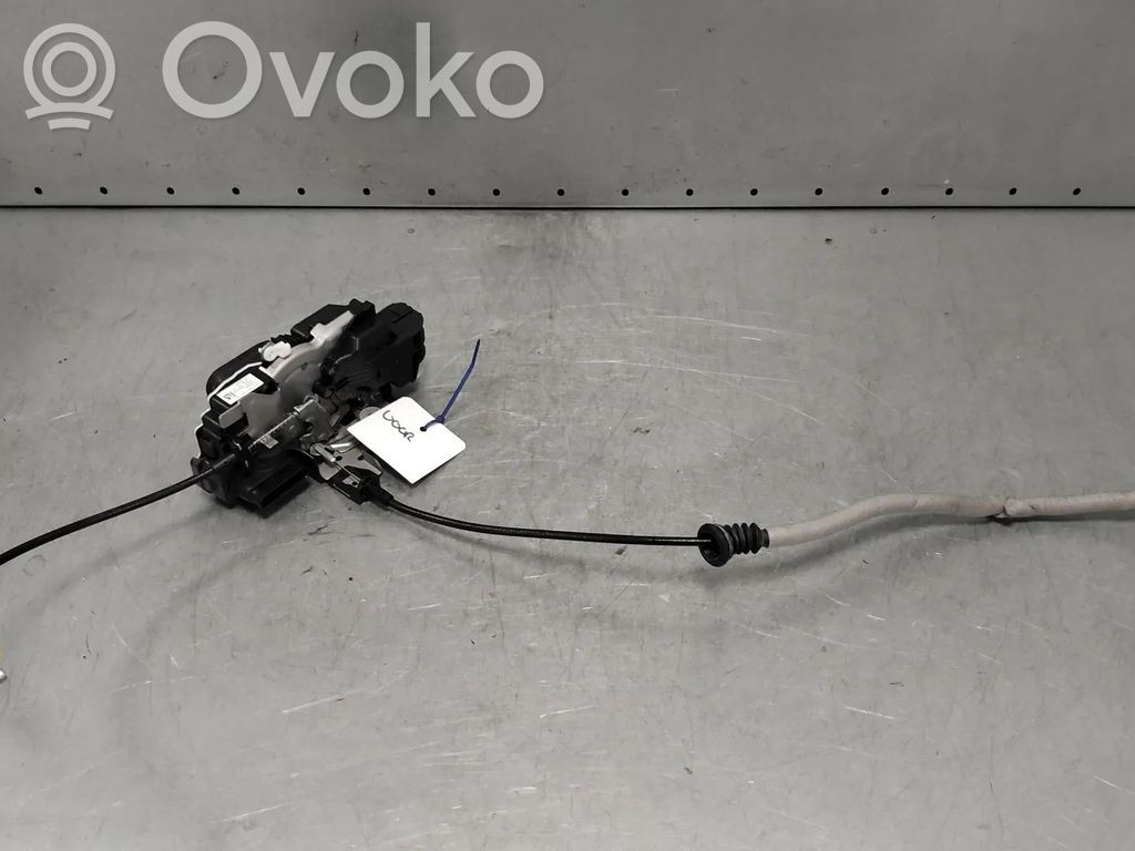 Volvo XC40 Priekšpusē slēdzene 