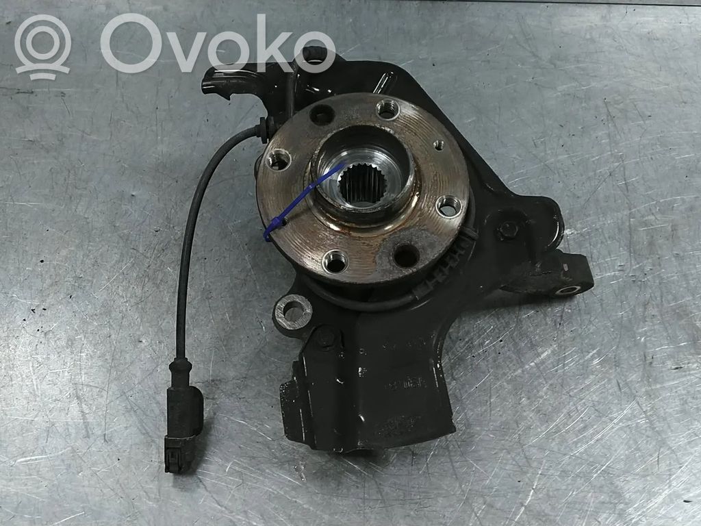 Opel Corsa E Front wheel hub spindle knuckle 