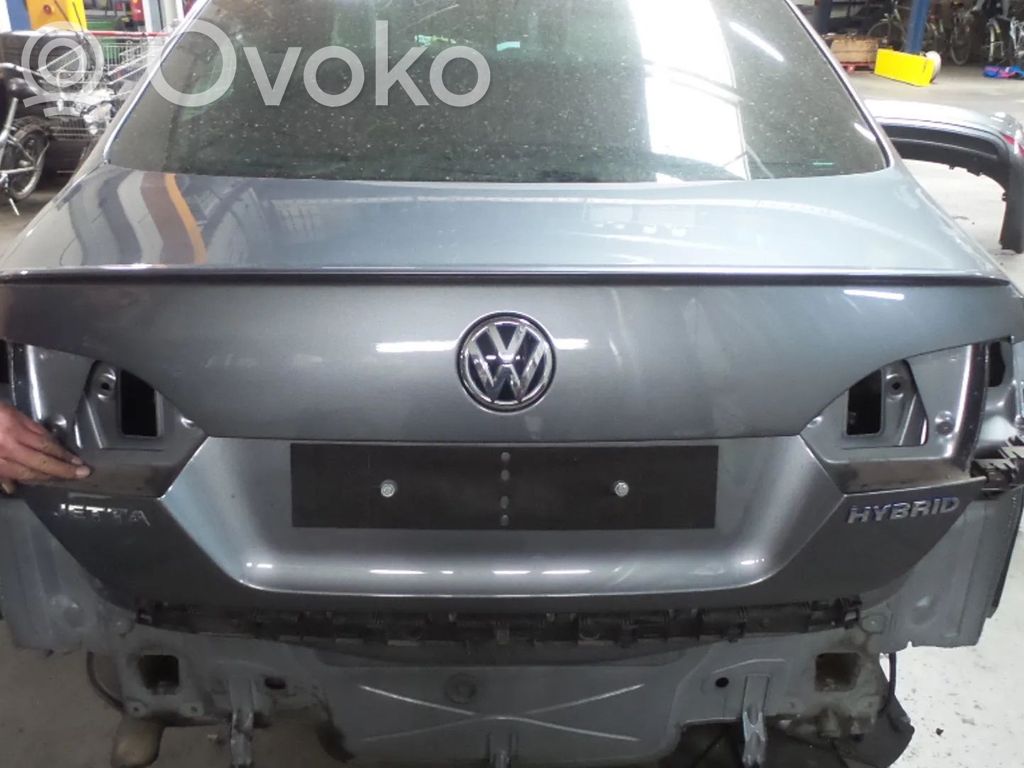 Volkswagen Jetta VI Tylna klapa bagażnika 