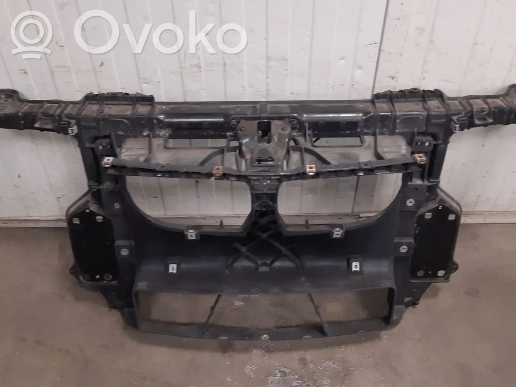 BMW 1 E81 E87 Radiatoru panelis 