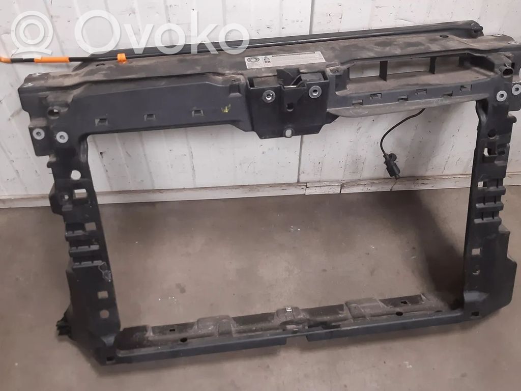 Volkswagen Jetta VI Pas przedni 
