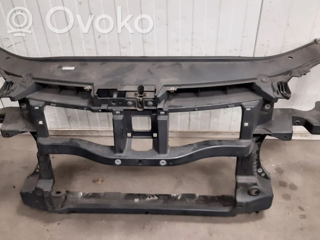 Volkswagen PASSAT B6 Radiatorių panelė 