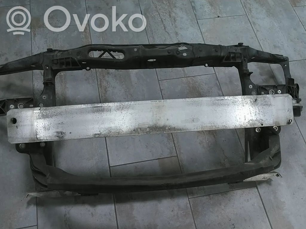 Opel Corsa D Pas przedni 