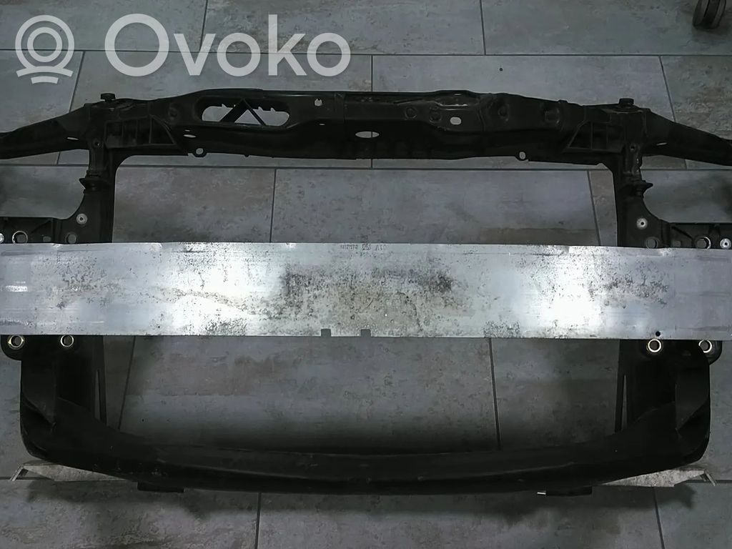 Opel Corsa D Pas przedni 
