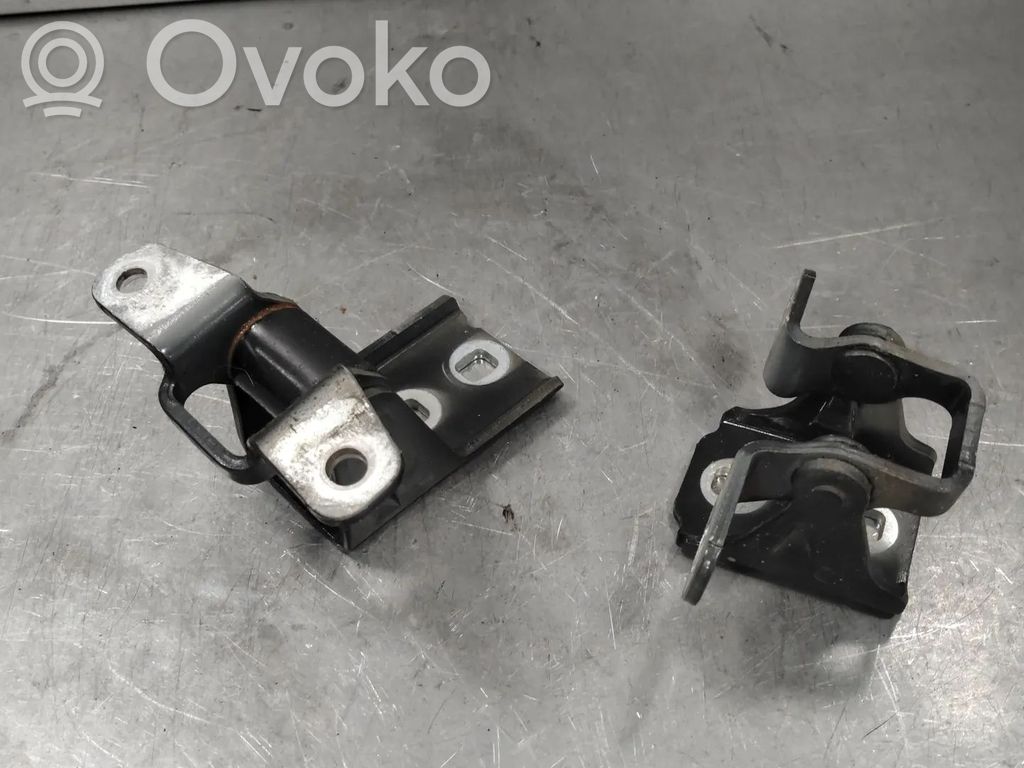 Opel Meriva B Zawias górny drzwi przednich 