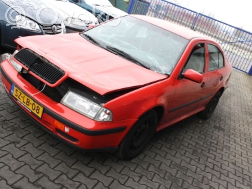 Skoda Octavia Mk1 (1U) Parachoques delantero 