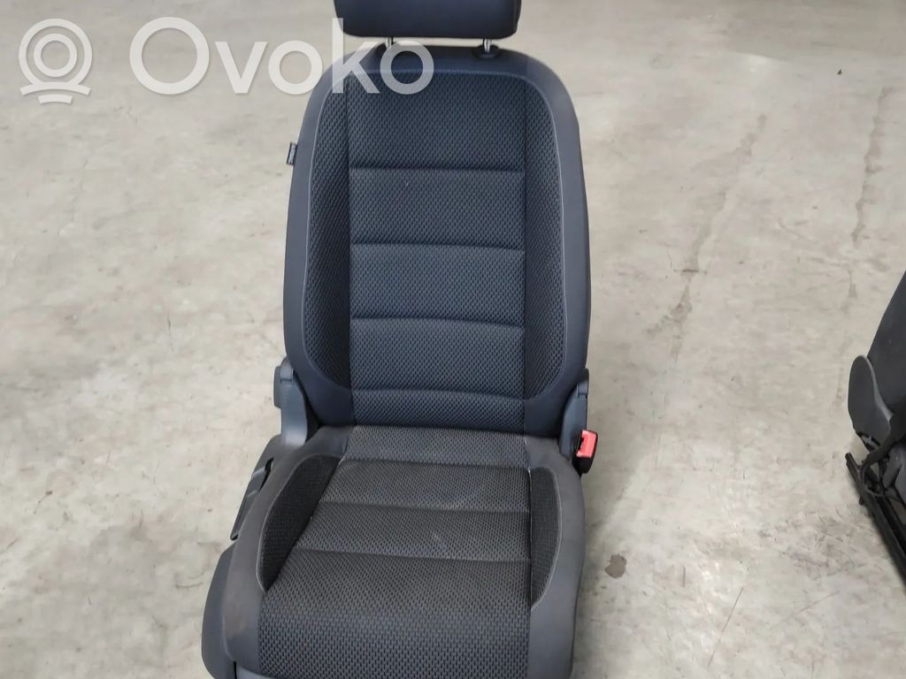 Volkswagen Touran II Scaun față pasager 