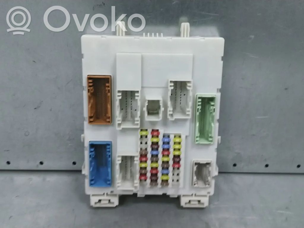 Ford C-MAX II Fuse module 