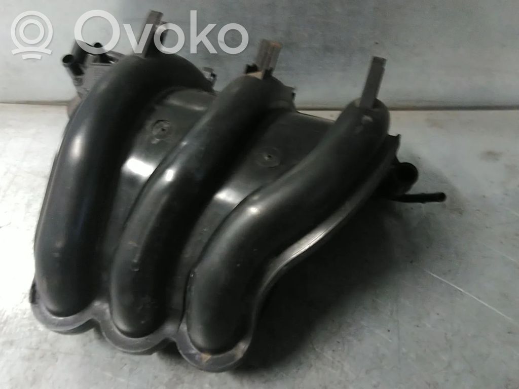 Volkswagen Polo Colector de admisión 